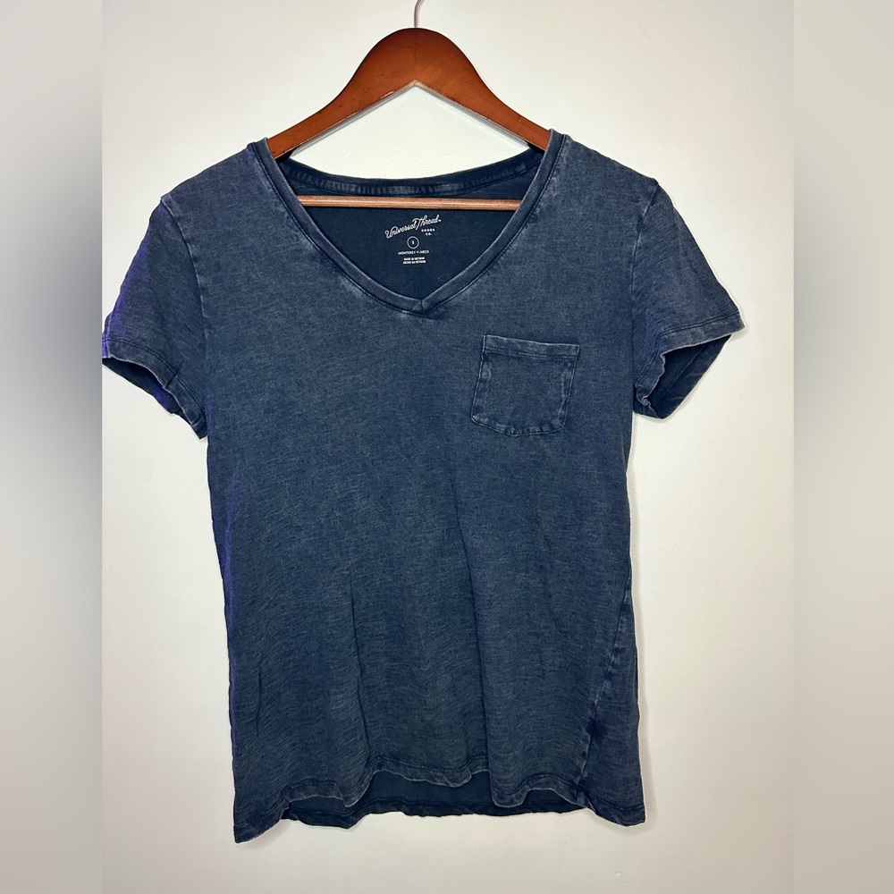 Universal Threads Rustic Blue V neck Woman’s